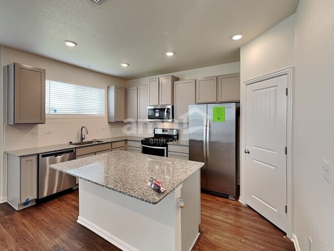 Building Photo - 2733 Wolfcreek