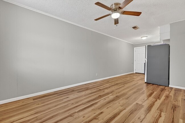 Foto del edificio - 1200 NW 3rd Ave