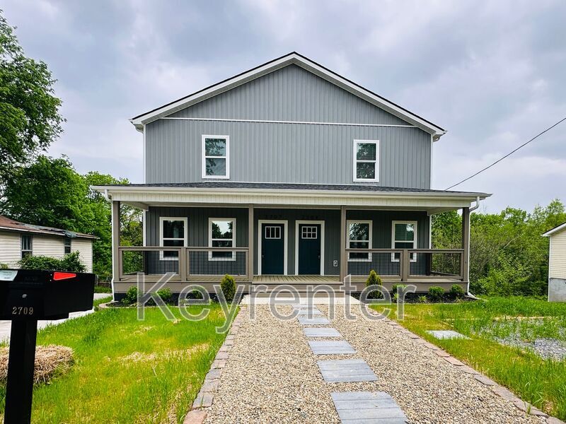 Foto principal - 2707 Summit Ave