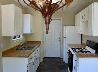 Building Photo - 3904 Stonecroft Dr