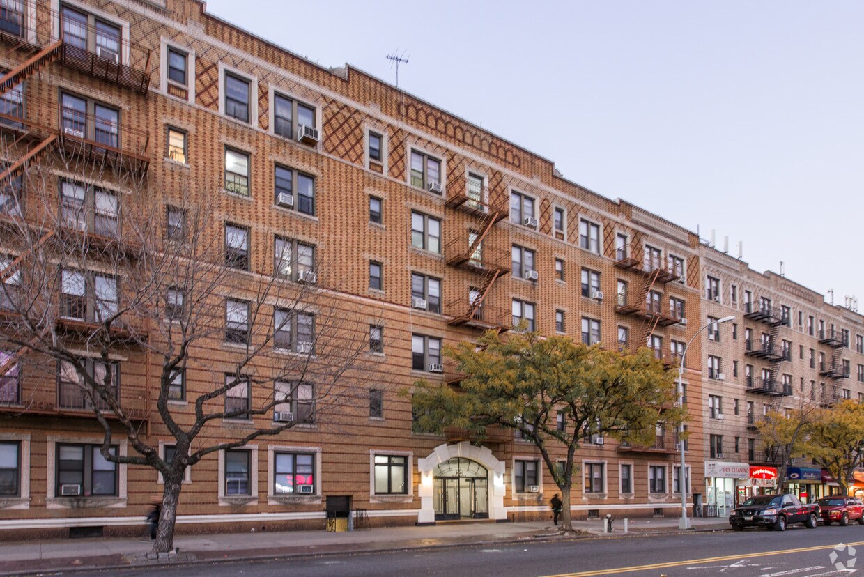 Primary Photo - 2124 31st St