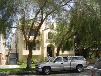 Building Photo - 11041 La Maida St