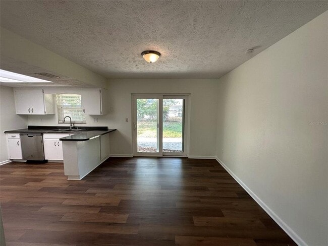 Building Photo - 808 Cutler Dr