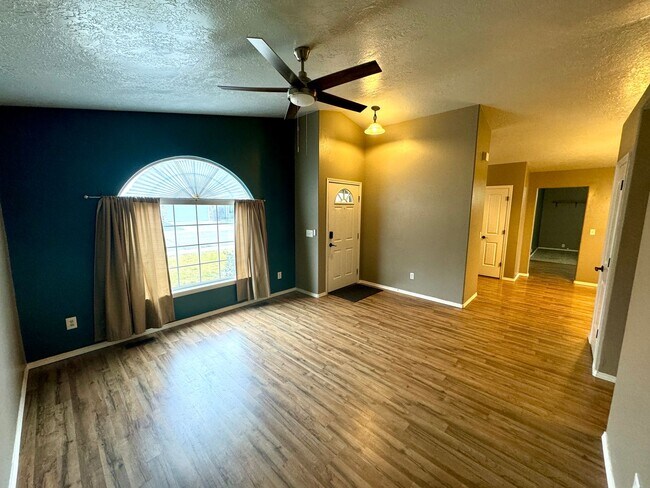 Foto del edificio - Beautiful Home in Prime Meridian Location