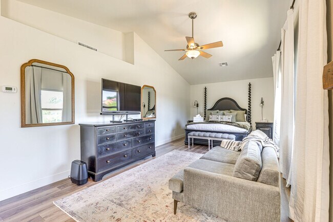 Foto del edificio - 1810 E Oak Harbor Dr