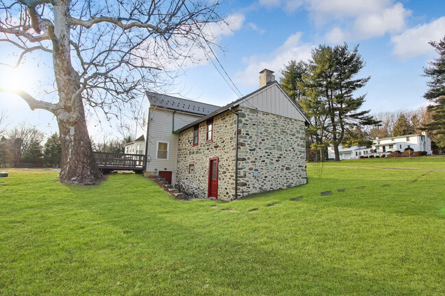Foto del edificio - 2069 Dutton Mill Rd