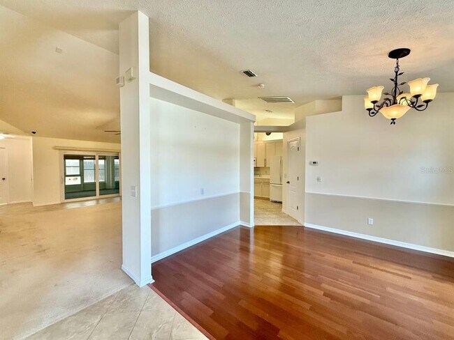 Foto del edificio - 9815 La Vonda St