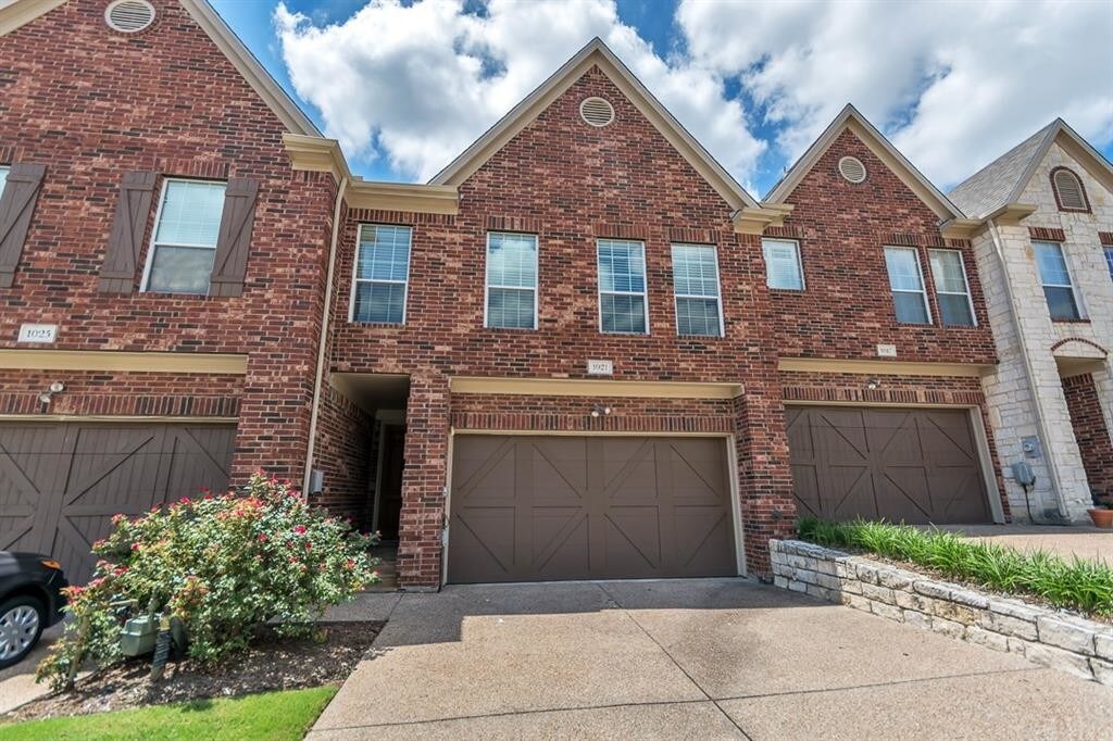 1021 Colonial Dr, Coppell, TX 75019 Condo for Rent in Coppell, TX