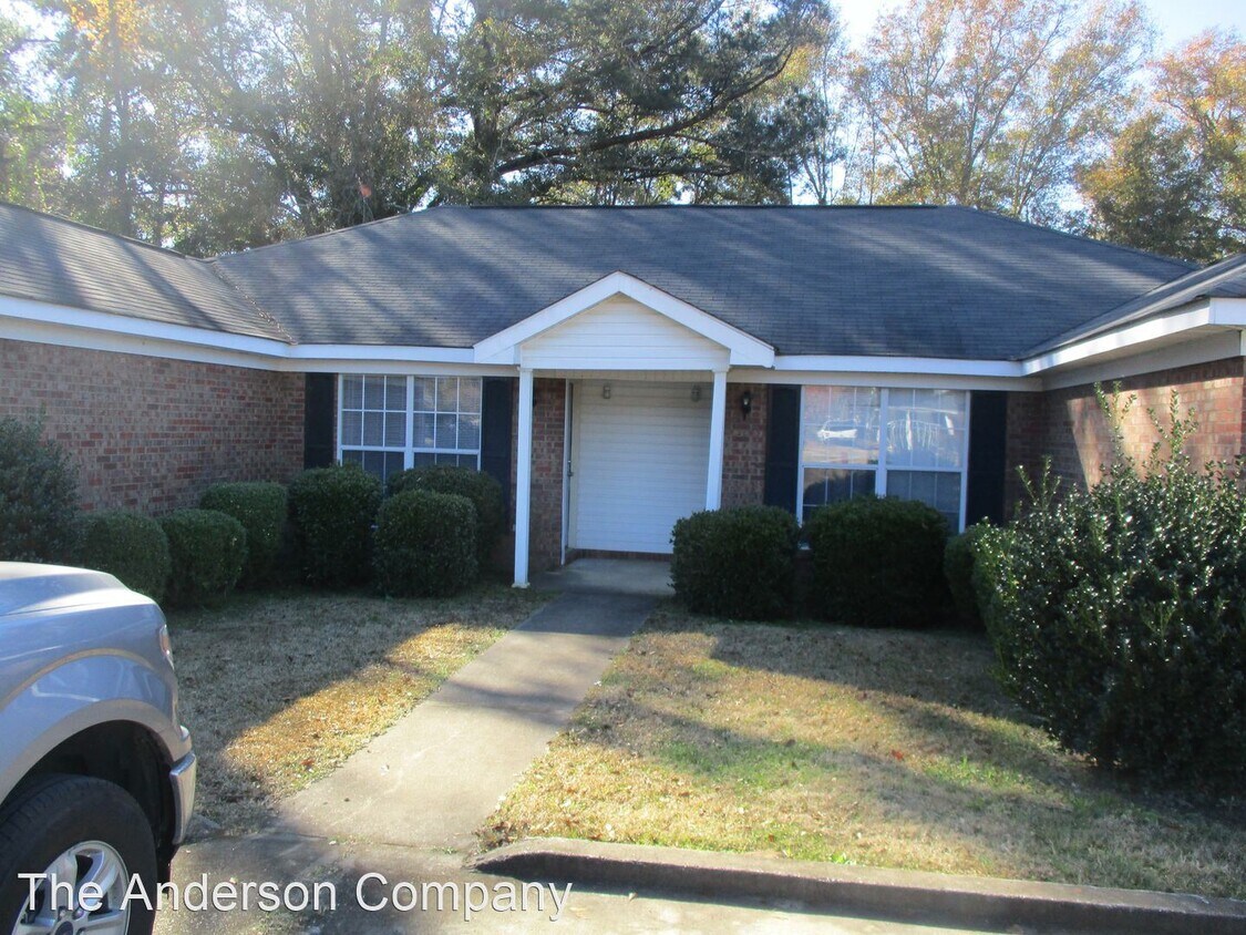 Primary Photo - 3 br, 2 bath House - 210 A Starksville Ave