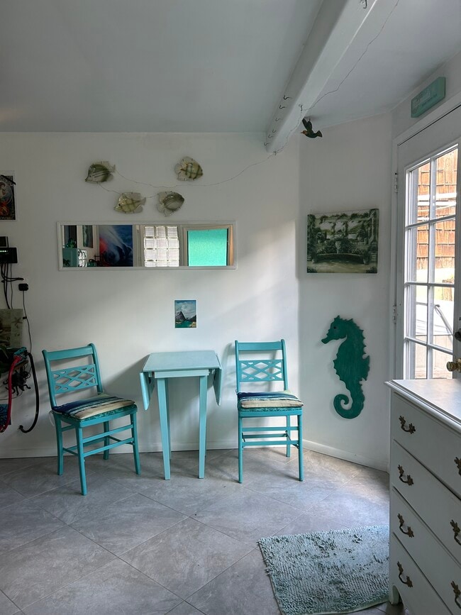 Foto del edificio - 1060 Waring St