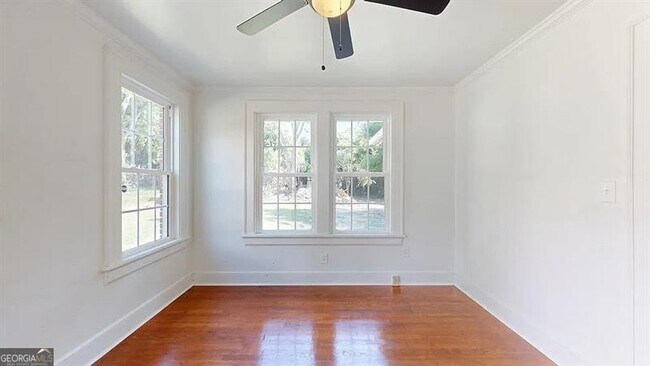 Building Photo - 2211 8th St