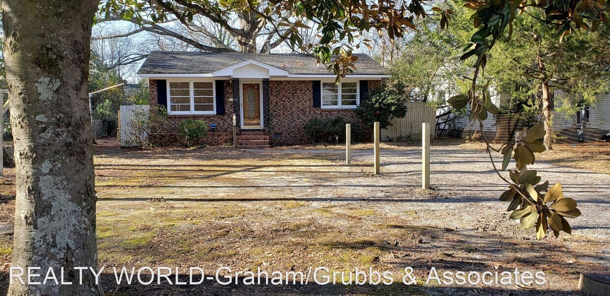 Primary Photo - 2 br, 1 bath House - 905 S Pine Street