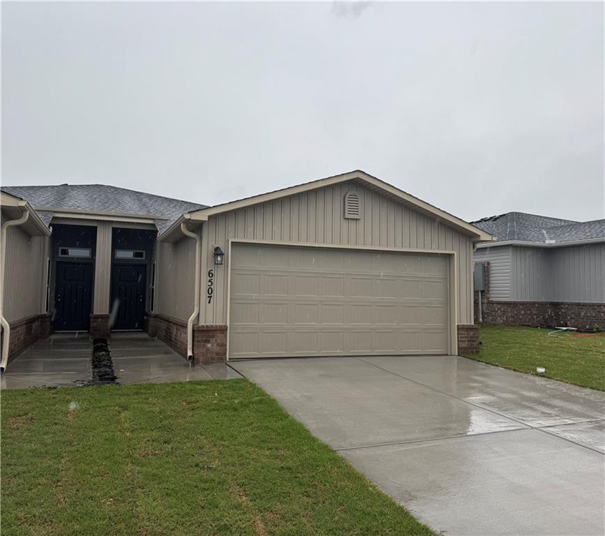 Foto principal - 6507 NW Vandergriff St