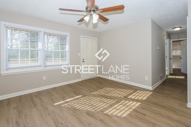 Building Photo - 1044 Tamarack Trail