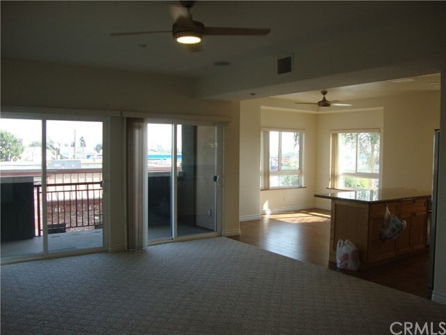 Building Photo - 228 S Olive Ave