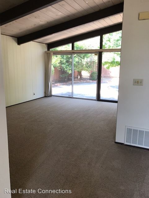 Building Photo - 731 Bantry Ct