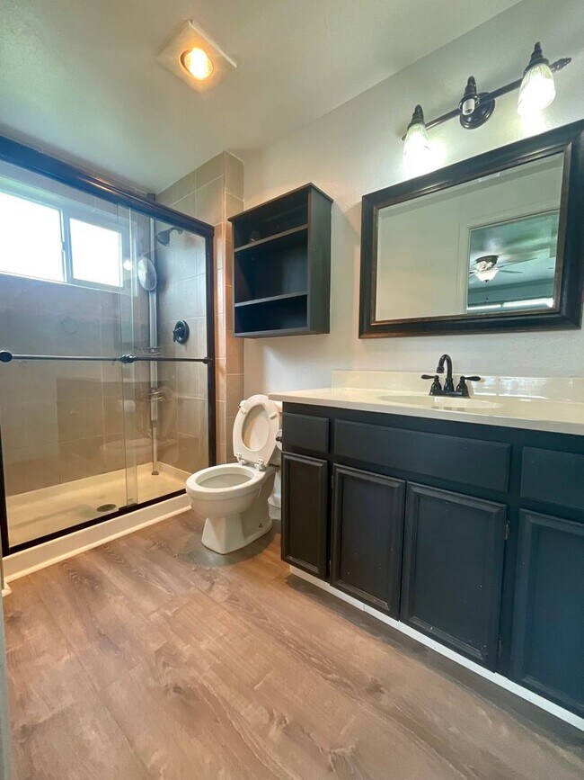 Foto del edificio - Charming 3 Bedroom Rambler! ~Close to Elementary School~