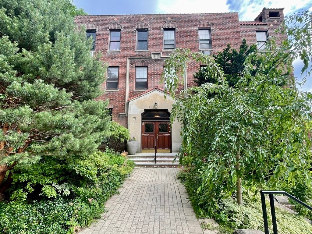 311 Tappan St Unit 3, Brookline, MA 02445 Condo for Rent in Brookline