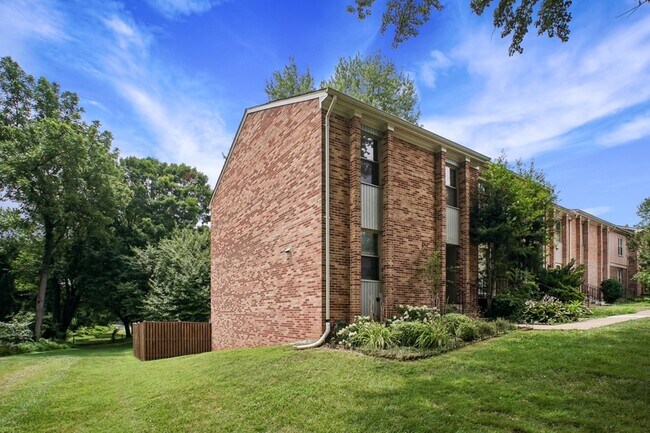 Foto del edificio - 5128 Cliffhaven Dr