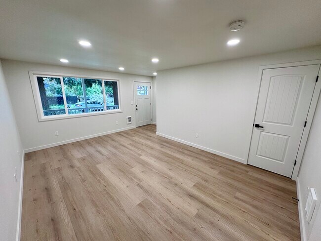 Foto del edificio - 1016 W 23rd St
