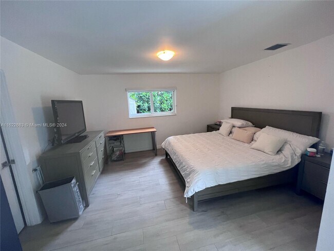Foto del edificio - 210 SW 23rd Rd