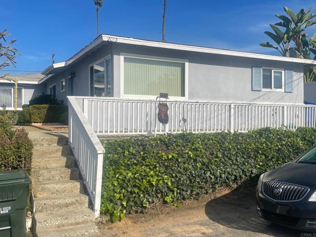 Primary Photo - 2073 Edinburg Ave