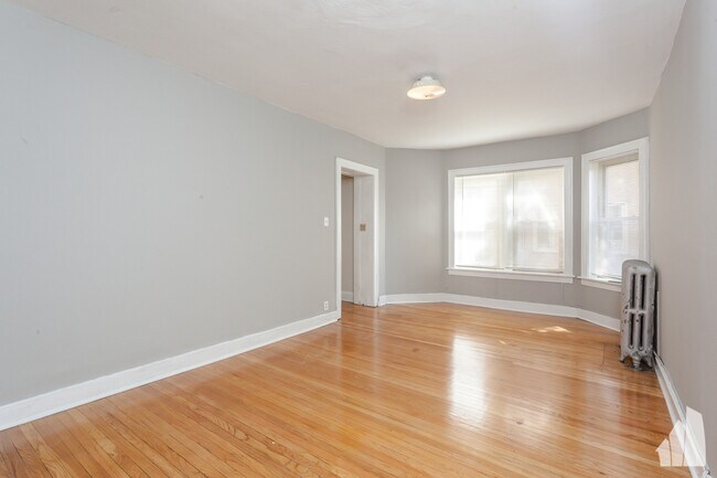 Building Photo - 2212 E 70th St