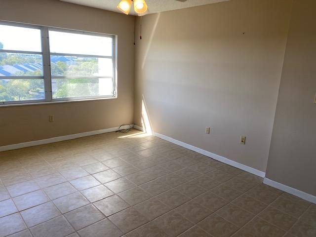 Building Photo - 8950 Park Blvd #610