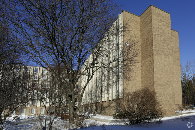 Building Photo - Leonard Terrace