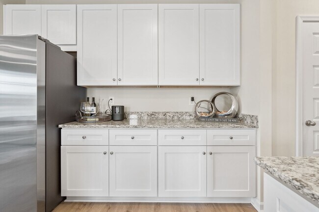 Foto del edificio - BRAND NEW 3 Bedroom/2.5 Bathroom Townhome ...