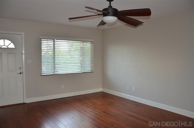 Foto del edificio - 4682 Edgeware Rd