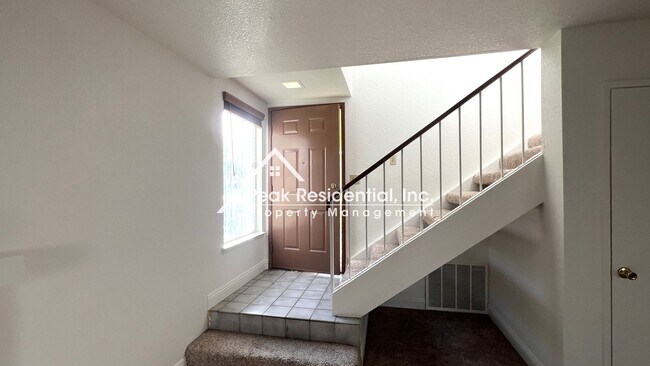 Foto del edificio - Wonderful 3bd/3ba House with 2 Car Garage