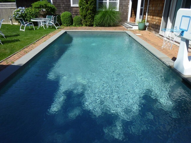 Building Photo - 48 Bellows Ln