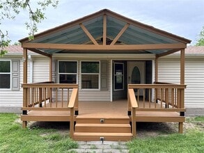 Building Photo - 822 FM 1187