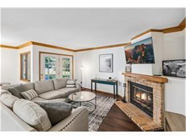 Foto del edificio - 3563 Blue Jay Way