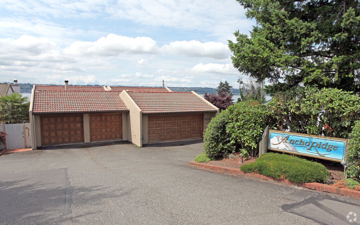 Anchor Ridge Condominiums Apartments in WA