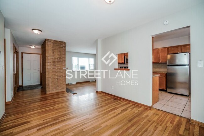 Building Photo - REDUCED!- Spacious 3 Bedroom in Columbus!