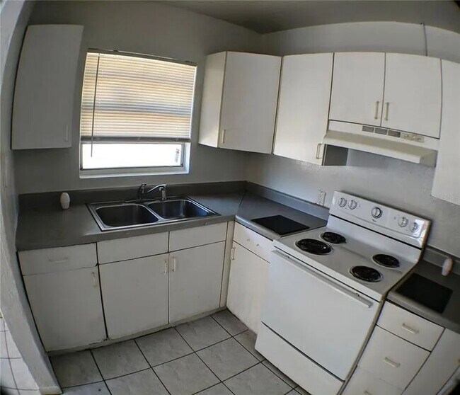 Building Photo - RENT FOR ZERO DEPOSIT MOVE IN - CLOSE TO DOWNTOWN