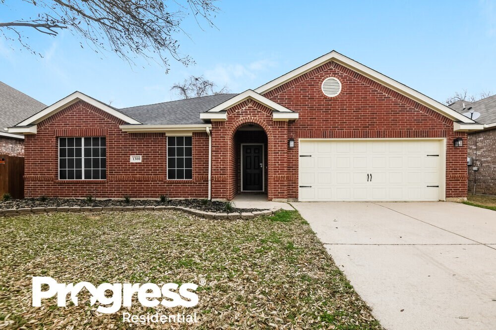 1300 Maple Terrace Dr, Mansfield, TX 76063 House for Rent in