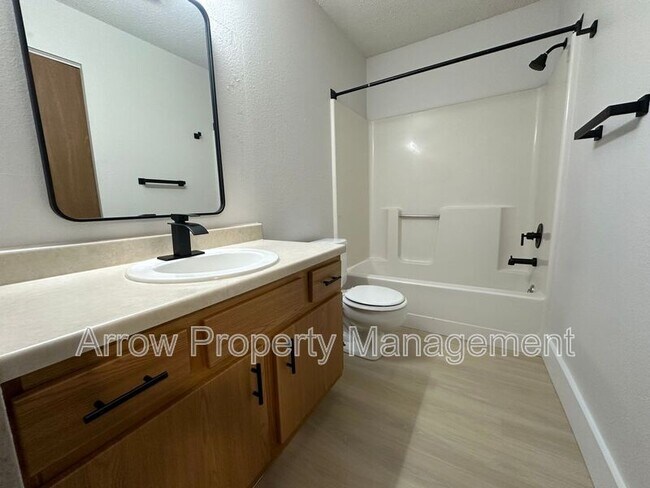 Foto del edificio - 2354 N 44th St