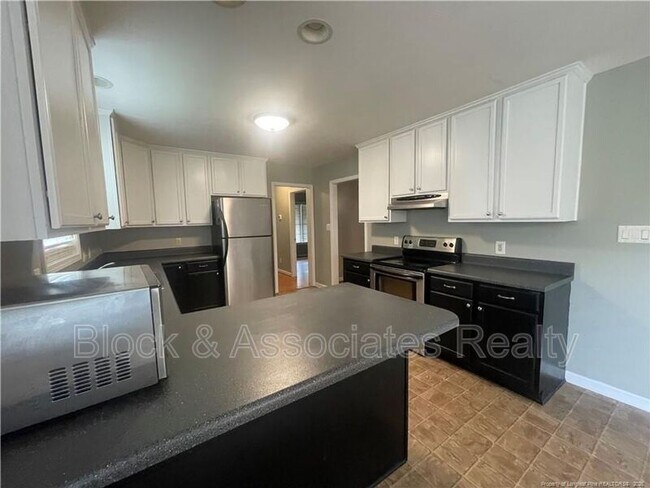 Foto del edificio - 596 E Lake Ridge Rd