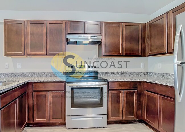 Building Photo - FIRST MONTH RENT IS FREE!