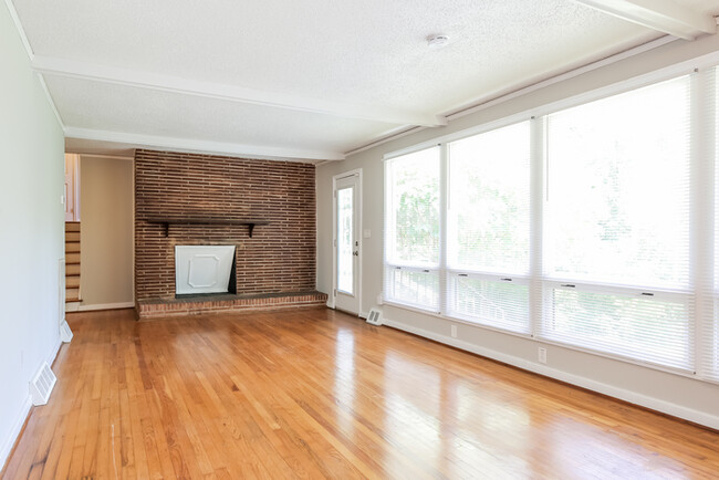 Building Photo - Beautiful Home in Greenville, SC!