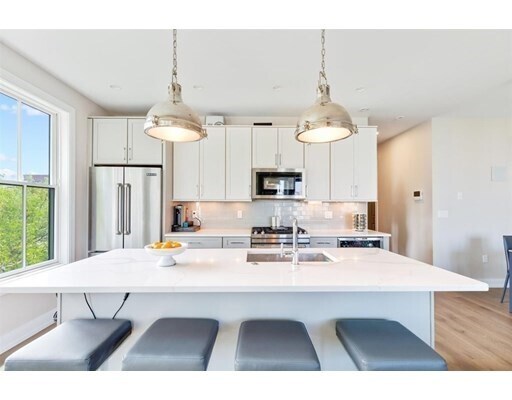 Primary Photo - 183 D St