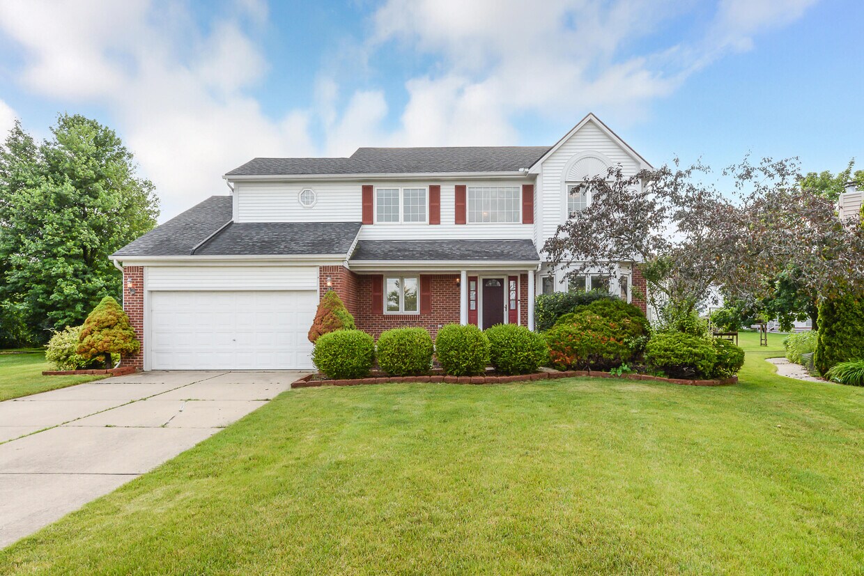 Foto principal - 2400 Rockport Ct