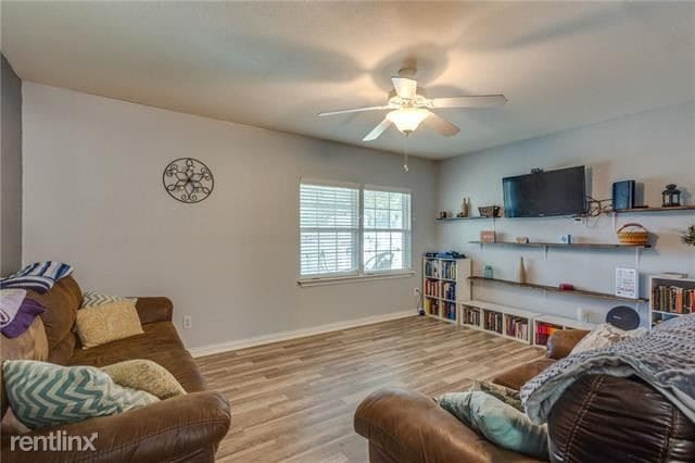 Building Photo - 3 br, 1 bath House - 701 Faun Drive