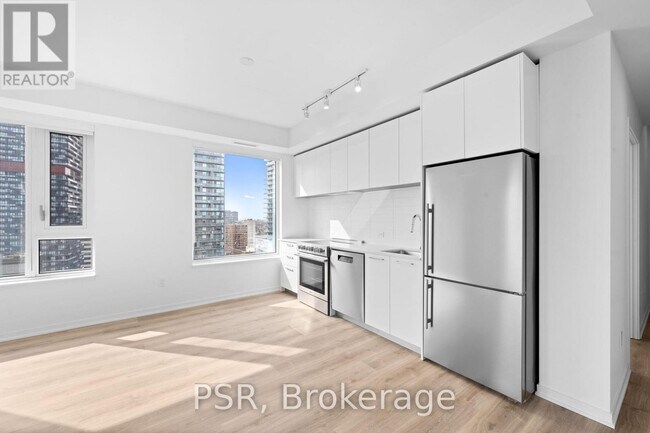 Photo du bâtiment - 101 Roehampton Ave