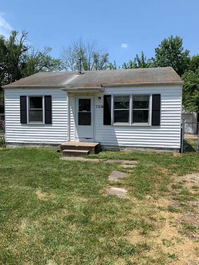 Primary Photo - 2 bedroom!