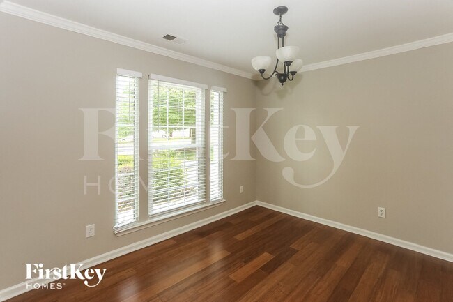 Foto del edificio - 5841 Branthurst Dr