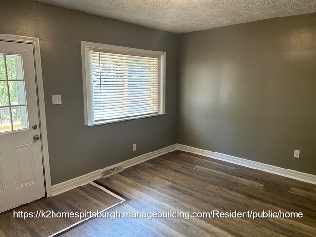 Photo - 341 3rd St House